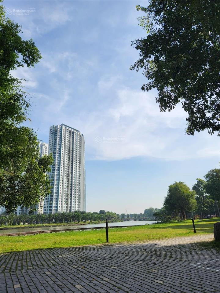 Bán biệt thự song lập mặt hồ mimosa diện tích 245m2 x 4 tầng, view hồ thiên nga