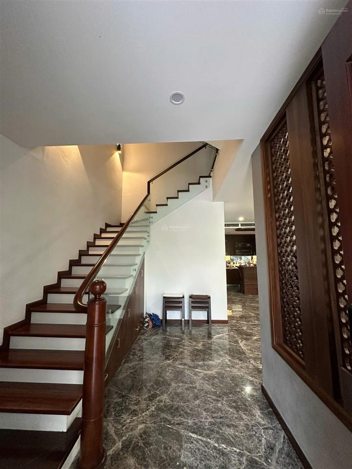 Bán biệt thự mimosa mặt công viên 226m2 hoàn thiện full nội thất đẹp. giá rẻ nhất   0932 375 ***