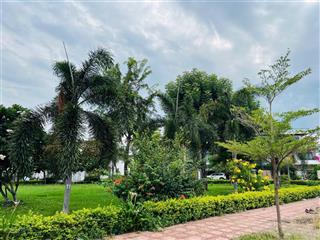 Lô biệt thự đẹp đối diện công viên lớn kđt mỹ gia đường số 10 rộng 18met chỉ 52tr/m2.