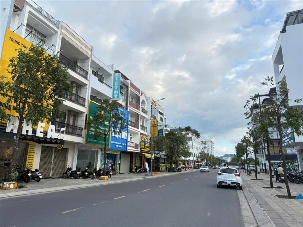 Lô sạch đẹp mặt tiền thích quảng đức kđt hà quang ii ngay ngã tư tố hữu chỉ 115tr/m2