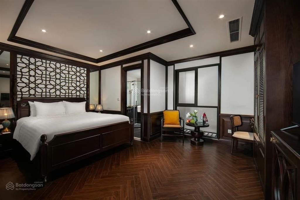 Cần bán khách sạn mã mây, hàng bạc dt 220m2 x 7,5t mt 7,5m (hơn 40 phòng kinh doanh)