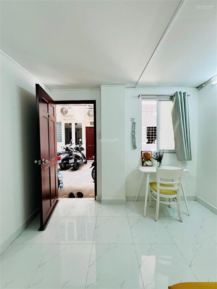 Phòng studio siêu đẹp đủ nội thất  79 hồ bá kiện quận 10 ( gần cv lê thị riêng).