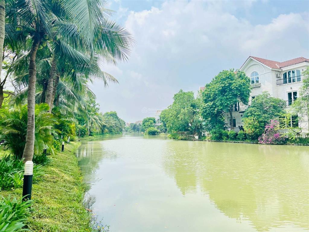 Bán gấp bt bằng lăng 0309, hướng tn, 229.8m2 đất, xd 435.9m2 khu vip view sông rộng, giá 60.5 tỷ