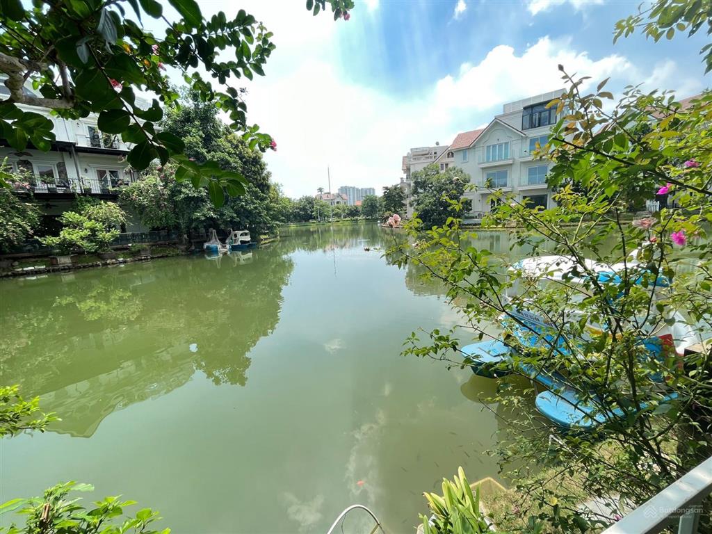 Bán gấp bt hoa phượng 03  08 hướng đn, 300.1m2 đất, xd 472m2 đơn lập view sông rộng, giá 89.5 tỷ