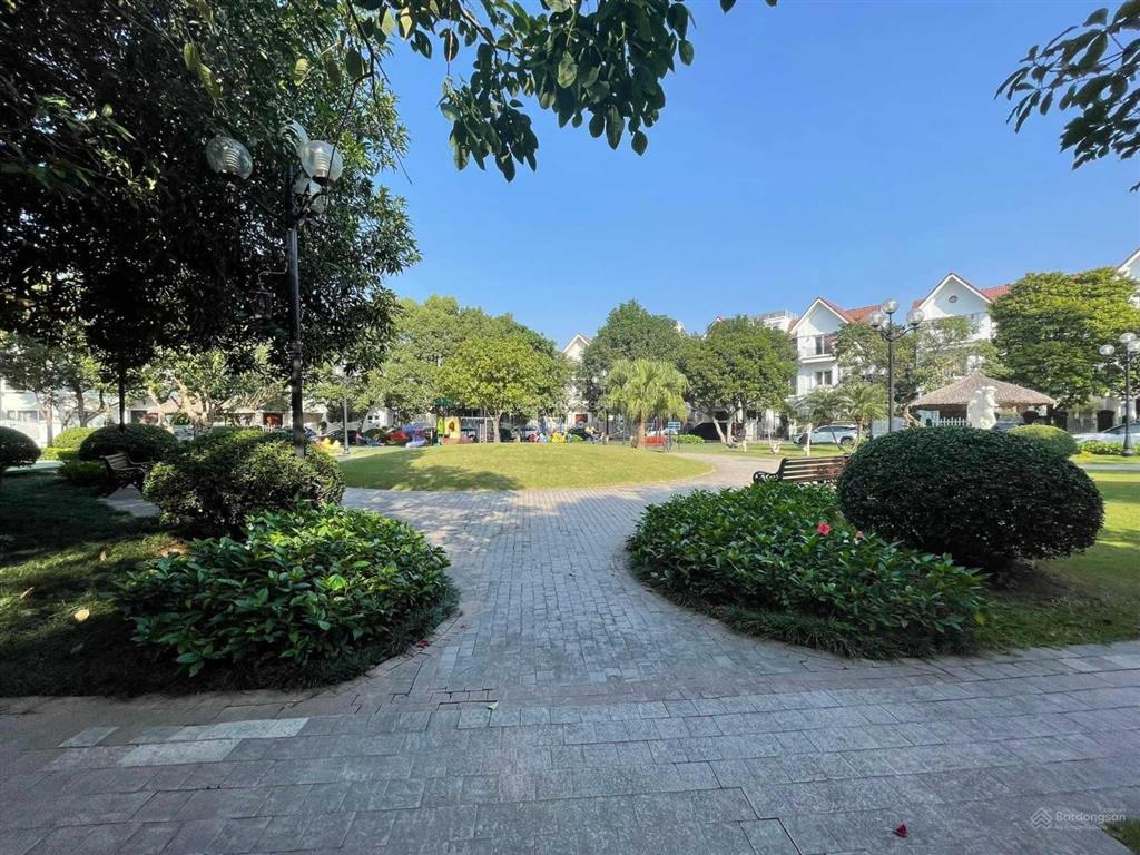 Bán nhanh bt hoa sữa 02  08 hướng đb 200.5m2 xây dựng 412m2 view vườn hoa lớn sông miên man 60.5tỷ