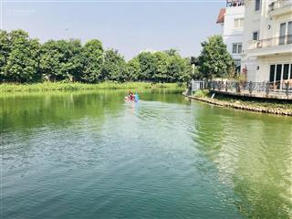 Bán gấp bt bằng lăng 03  03 hướng đn, diện tích 250m2 xd 455m2 căn thô view hồ rộng, giá 81.5 tỷ