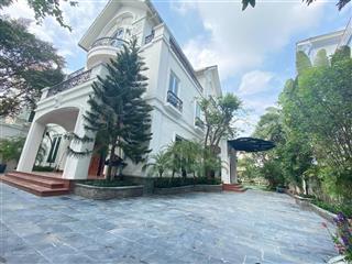 Bán lô góc hoa phượng 03  01, khu vip 328.1m2, hoàn thiện full nội thất sông rộng giá 90 tỷ