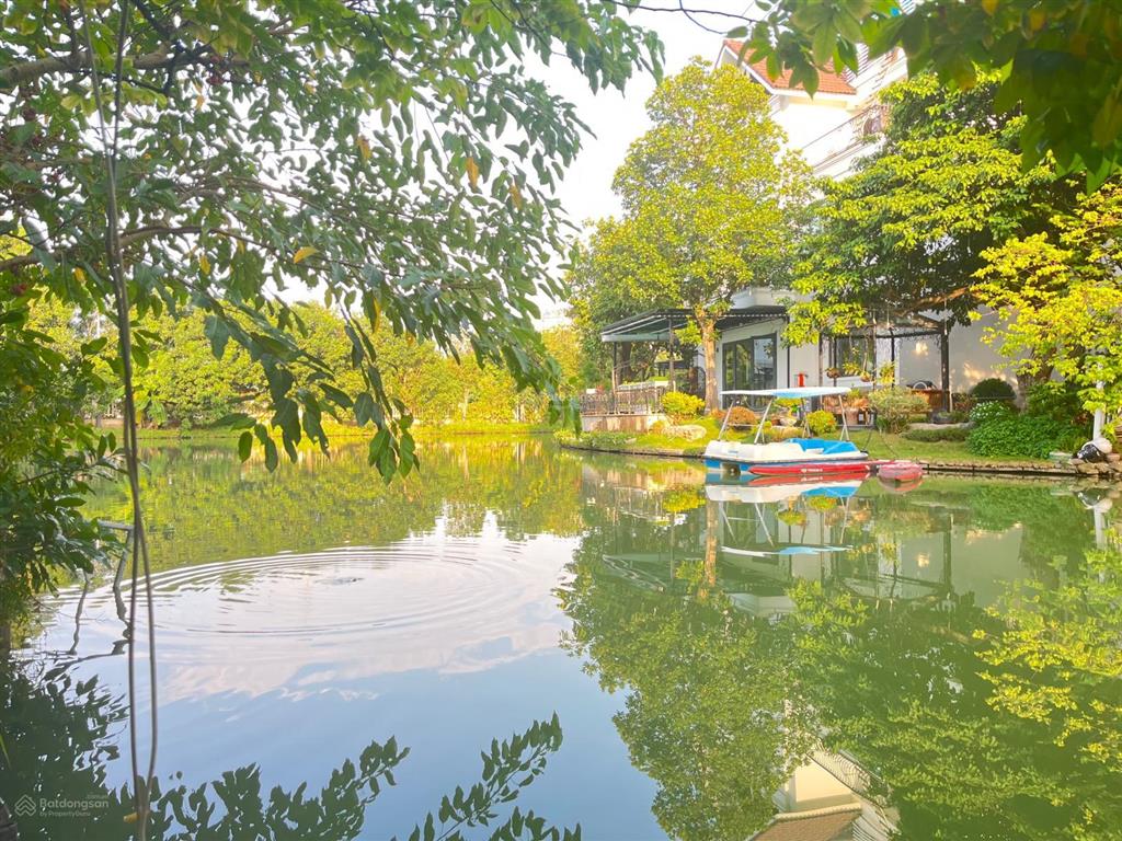 Bán lô góc hoa phượng 03  01, khu vip 328.1m2, hoàn thiện full nội thất sông rộng giá 125 tỷ