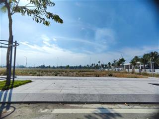 Chính chủ bán gấp nền đất duy nhất hướng đông nam 108m2 đón gió mát quanh năm ngay tt xã thủ thừa