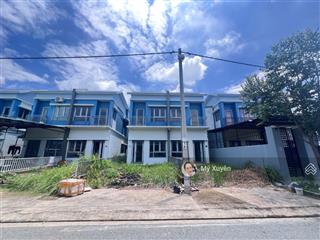 Bán nhà 1 trệt 1 lầu tại kđt oasis city, mỹ phước, bến cát, ngay gần đối diện đh việt đức