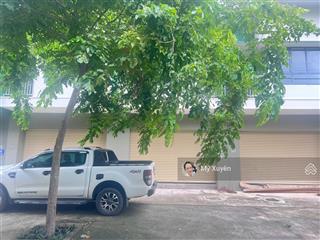 Bán căn shophouse view sông tại oasis city, đường rộng 16m, đối diện công viên bờ sông, đường thông