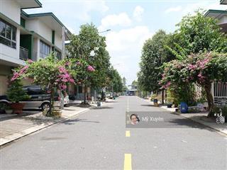 Cần bán gấp shophouse tại oasis city ngay đh quốc tế việt đức, sổ sẵn, 80m2 full thổ cư, giá tốt