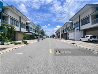 Bán căn shophouse tại oasis city, giá 1,7 tỷ, 85m2 full thổ cư, vị trí đẹp, gần công viên bờ sông