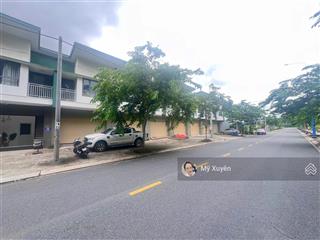 Shophouse oasis city, 85m2 full thổ cư, vị trí đẹp sát trường mầm non, kế góc, sổ sẵn, giá 1.75 tỷ