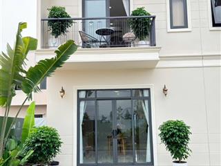 Bán nhà phố liền kề vườn 2 mặt giáp sông gần trường đại học việt đức  bến cát