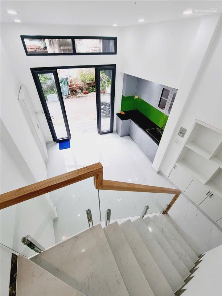 Chính chủ bán nhà mặt tiền tú mỡ,f7, trệt+2 lầu ngay vincom phan văn trị