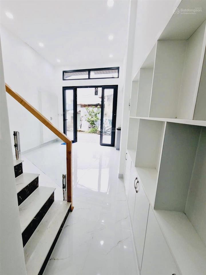 Chính chủ bán nhà mặt tiền tú mỡ,f7, trệt+2 lầu ngay vincom phan văn trị