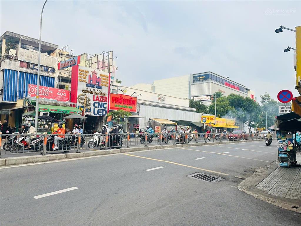 Chính chủ bán nhà mặt tiền tú mỡ,f7, trệt+2 lầu ngay vincom phan văn trị