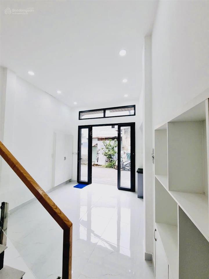 Chính chủ bán nhà mặt tiền tú mỡ,f7, trệt+2 lầu ngay vincom phan văn trị