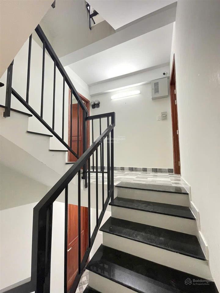 Chính chủ bán nhà hxh 317/thống nhất, f11, dt 4x18m, 5 lầu, hh 1%