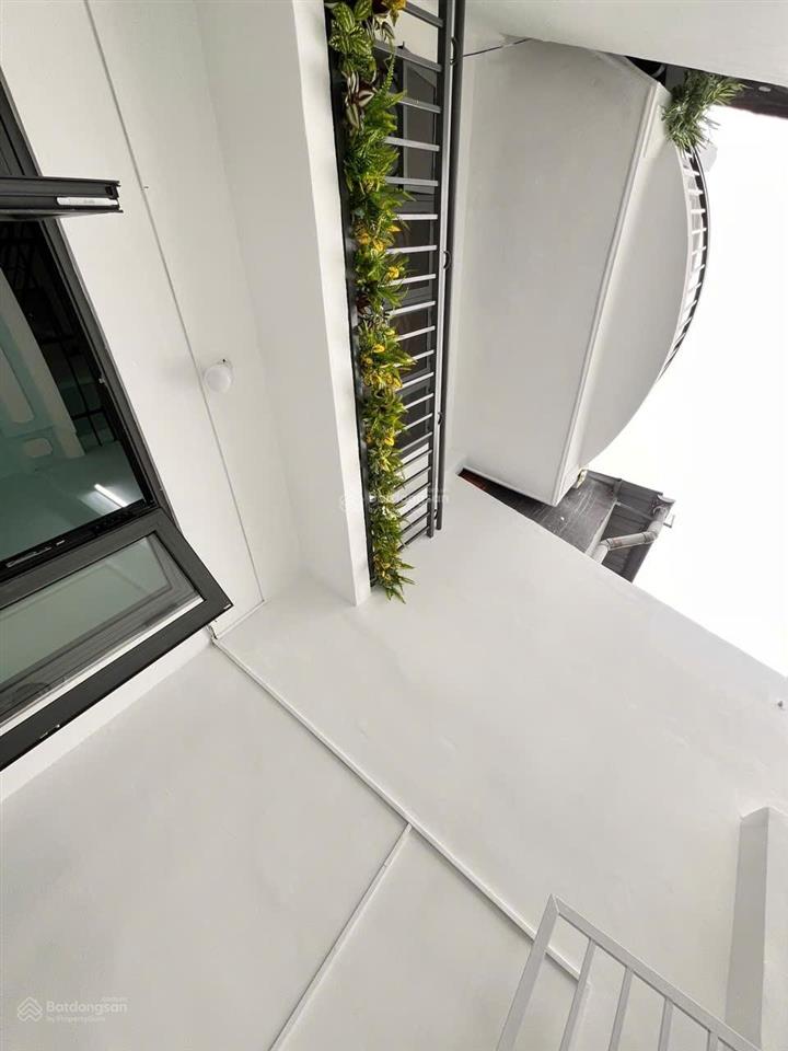 Cần bán căn nhà hẻm 240 đường cách mạng tháng 8, phường 10, quận 3. 42m2, 3 lầu 6.5 tỷ sổ hồng