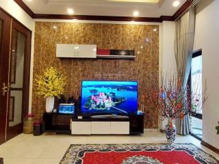 Bán nhà trung tâm thạch bàn, long biên 48.8m2 x 4 tầng, mt 4.6m, cách cổ linh chỉ 40m. giá 9,4 tỷ