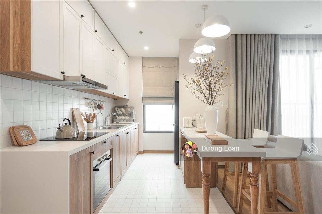 Căn hộ cho thuê 2 ngủ chung cư vinhomes nguyễn chí thanh, đủ đồ vào được luôn. 0372 004 ***