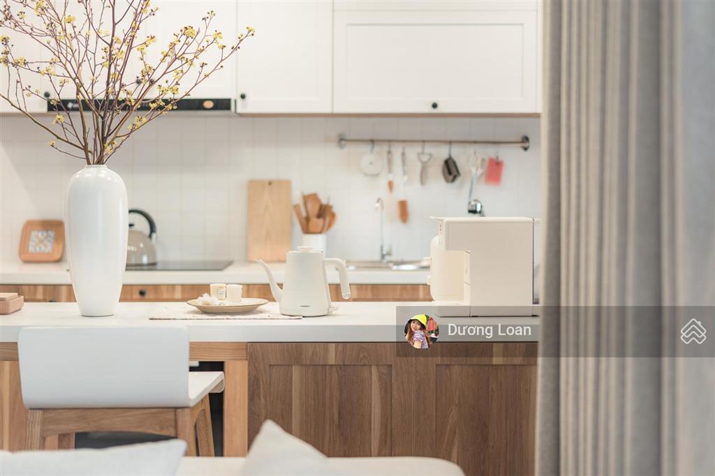 Căn hộ cho thuê 2 ngủ chung cư vinhomes nguyễn chí thanh, đủ đồ vào được luôn. 0372 004 ***