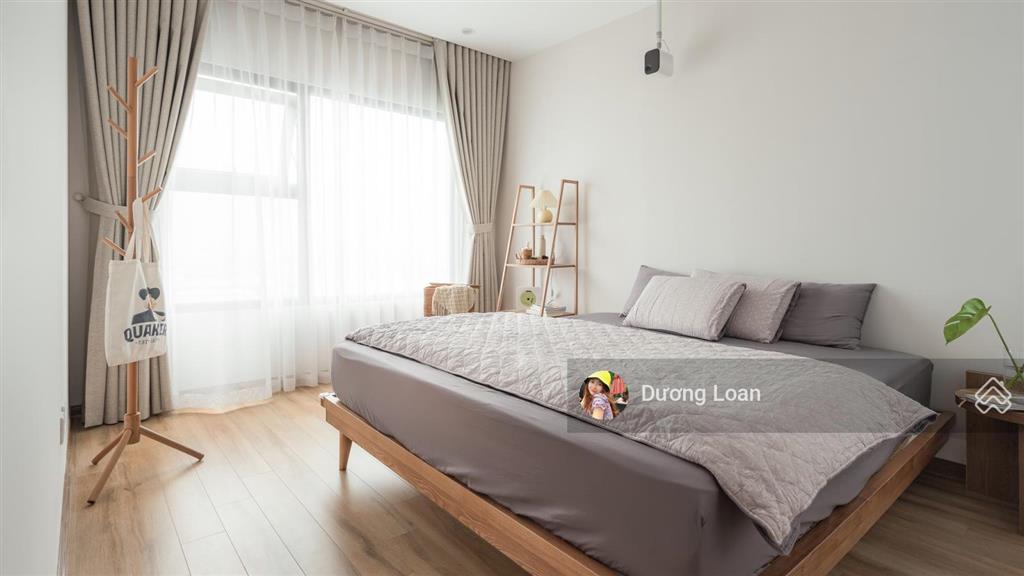 Căn hộ cho thuê 2 ngủ chung cư vinhomes nguyễn chí thanh, đủ đồ vào được luôn. 0372 004 ***