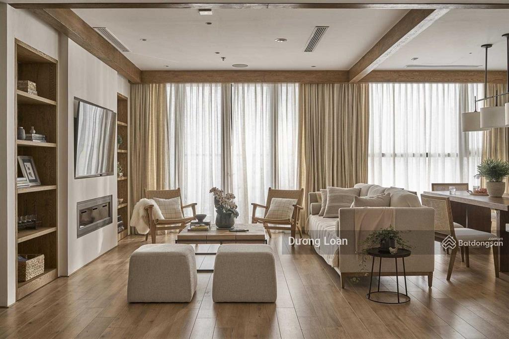 Gia đình cần bán căn 3pn tại thành công tower 57 láng hạ 172m2. 0372 004 ***