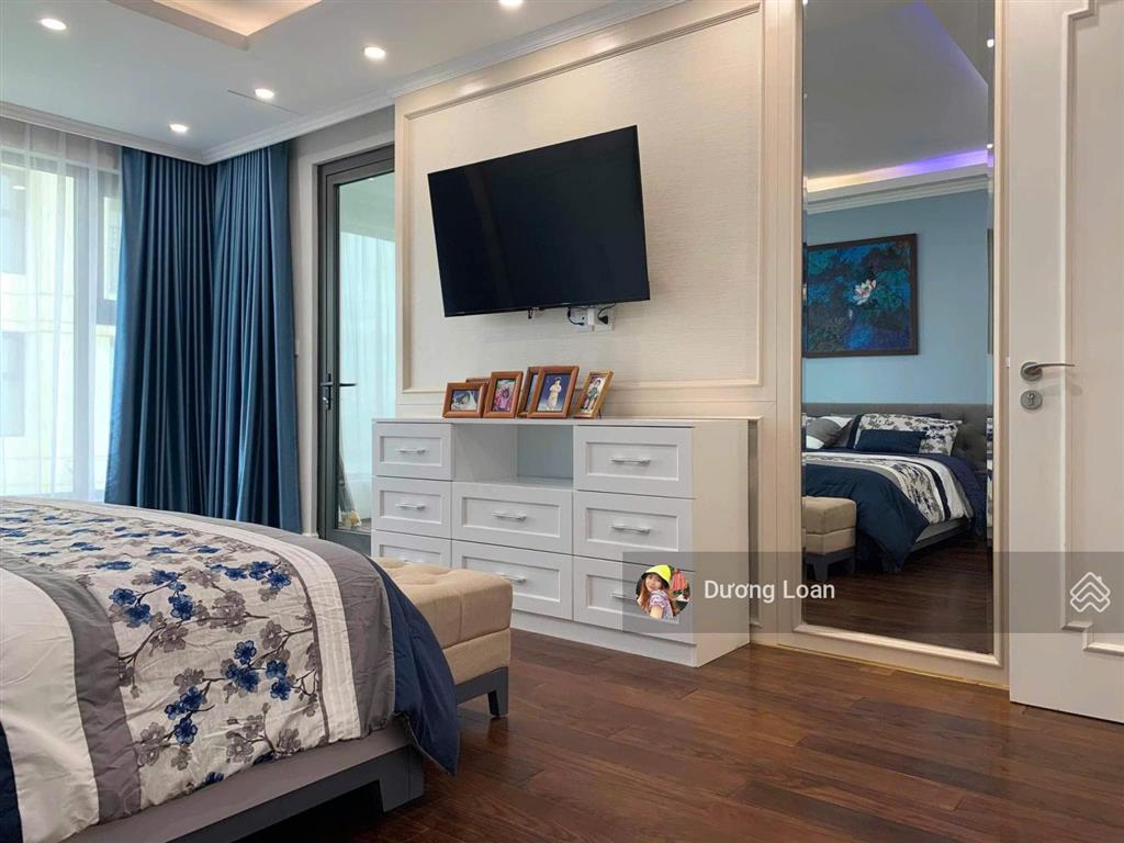 Cần bán căn hộ cao cấp 210m có sân vườn tại vinhomes nguyễn chí thanh, 3pn, full nội thất.