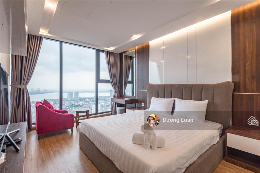 Chính chủ cần bán gấp căn hộ tại vinhomes nguyễn chí thanh, 86m2, 2pn, tầng cao.  0372 004 ***