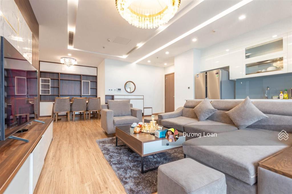 Chính chủ cần bán gấp căn hộ tại vinhomes nguyễn chí thanh, 86m2, 2pn, tầng cao.  0372 004 ***