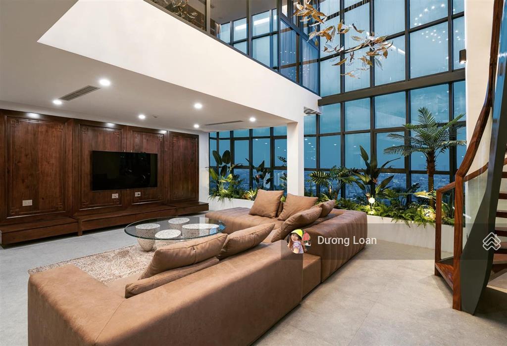 Cho thuê căn hộ cao cấp 290m có sân vườn tại vinhomes nguyễn chí thanh, 4pn.  0372 004 ***