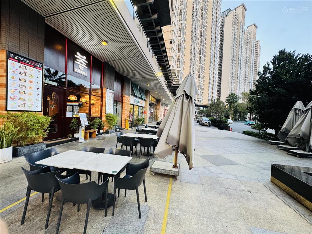 Chuyên cho thuê shophouse saigon pearl với giá chỉ 35 triệu/tháng.  0904 320 ***  mr. nguyên