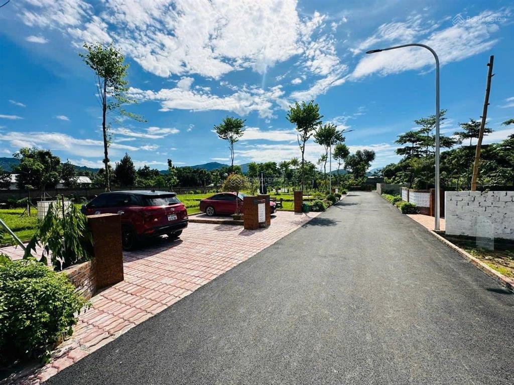 Chính chủ cần bán lô đất 350m2 tại xã phú cát, quốc oai, mặt tiền 8m, gần đhqg hà nội, đh fpt