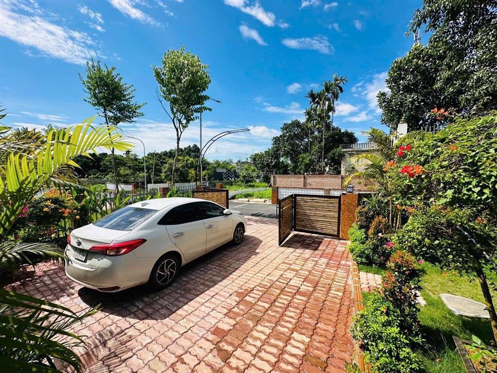 Chính chủ cần bán lô đất 350m2 tại xã phú cát, quốc oai, mặt tiền 8m, gần đhqg hà nội, đh fpt