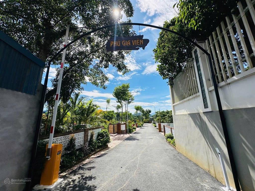 Chính chủ cần bán lô đất 350m2 tại xã phú cát, quốc oai, mặt tiền 8m, gần đhqg hà nội, đh fpt