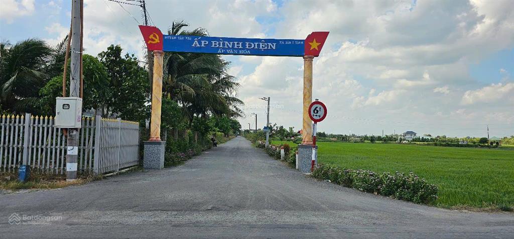 Bán đất vị trí đẹp mặt tiền, nền cao ráo, khu dân cư hiện hữu, sổ hồng riêng, chỉ 500tr/nền