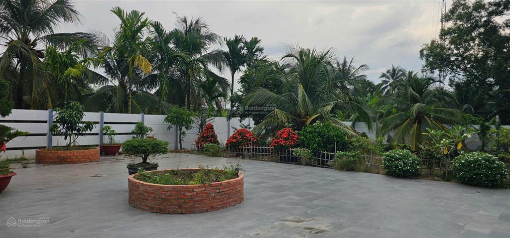 Bán gấp nhà, hàng rào kiên cố, full nội thất, chủ định cư, giá chỉ nhỉnh 3 tỷ