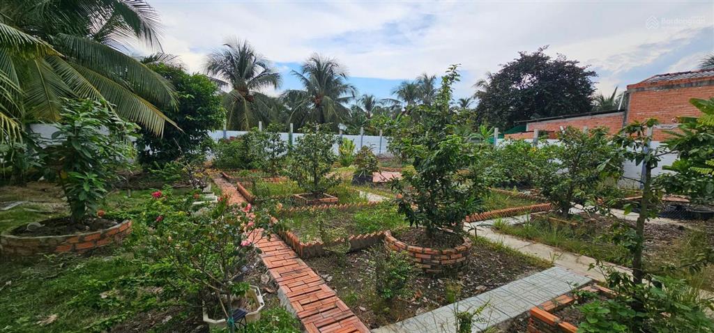 Bán gấp nhà, hàng rào kiên cố, full nội thất, chủ định cư, giá chỉ nhỉnh 3 tỷ