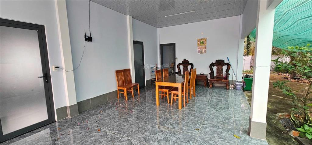 Bán gấp nhà, hàng rào kiên cố, full nội thất, chủ định cư, giá chỉ nhỉnh 3 tỷ