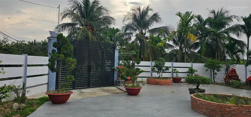 Bán gấp nhà, hàng rào kiên cố, full nội thất, chủ định cư, giá chỉ nhỉnh 3 tỷ