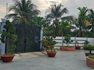 Bán gấp nhà, hàng rào kiên cố, full nội thất, chủ định cư, giá chỉ nhỉnh 3 tỷ