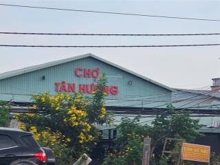 Bán đất tặng nhà cấp 4, sân rộng đậu oto, đủ tiện ích xung quanh, nở hậu