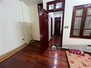 P/lô vip chùa láng  huỳnh thúc kháng vỉa hè ô tô tránh kd đông vui vài bước ra mặt hồ lộng gió