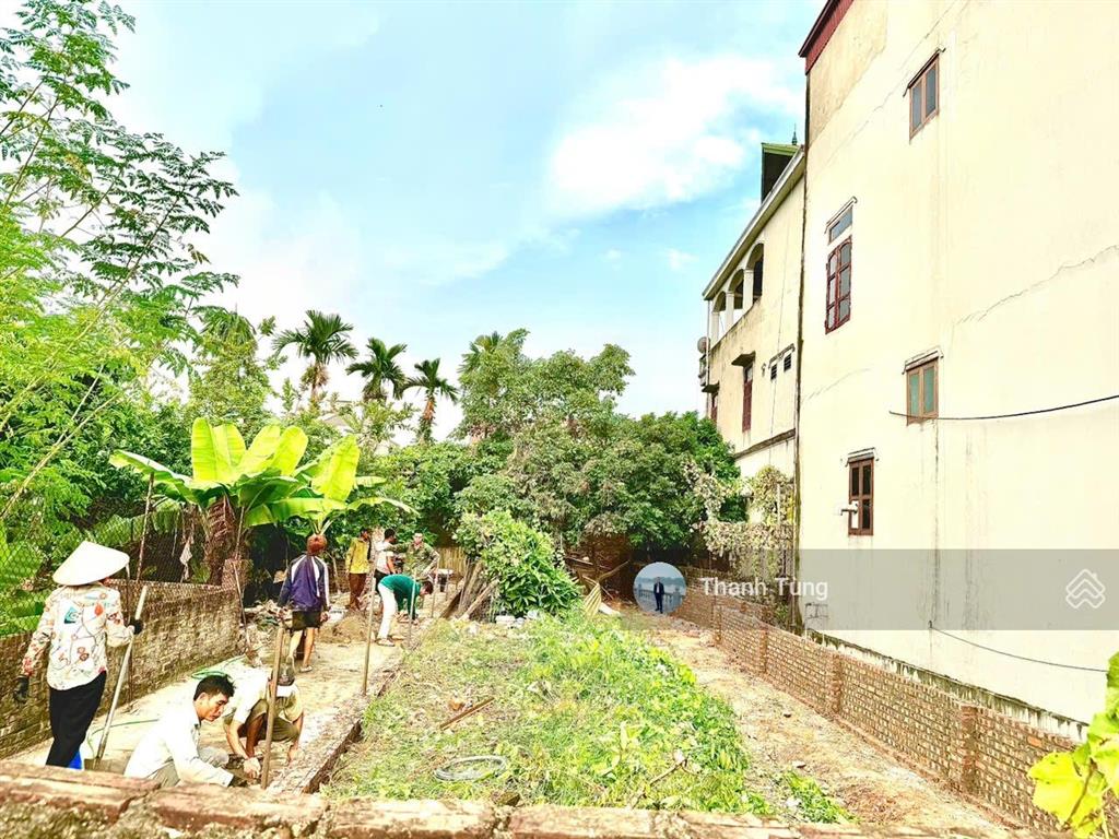 Lô góc siêu hiếm 2 mặt tiền tại cổ dươngtiên dương ô tô đỗ cửa dt 162m mt 5,7m chia làm ba được