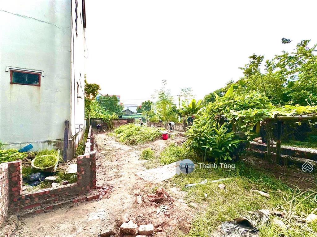 Lô góc siêu hiếm 2 mặt tiền tại cổ dươngtiên dương ô tô đỗ cửa dt 162m mt 5,7m chia làm ba được