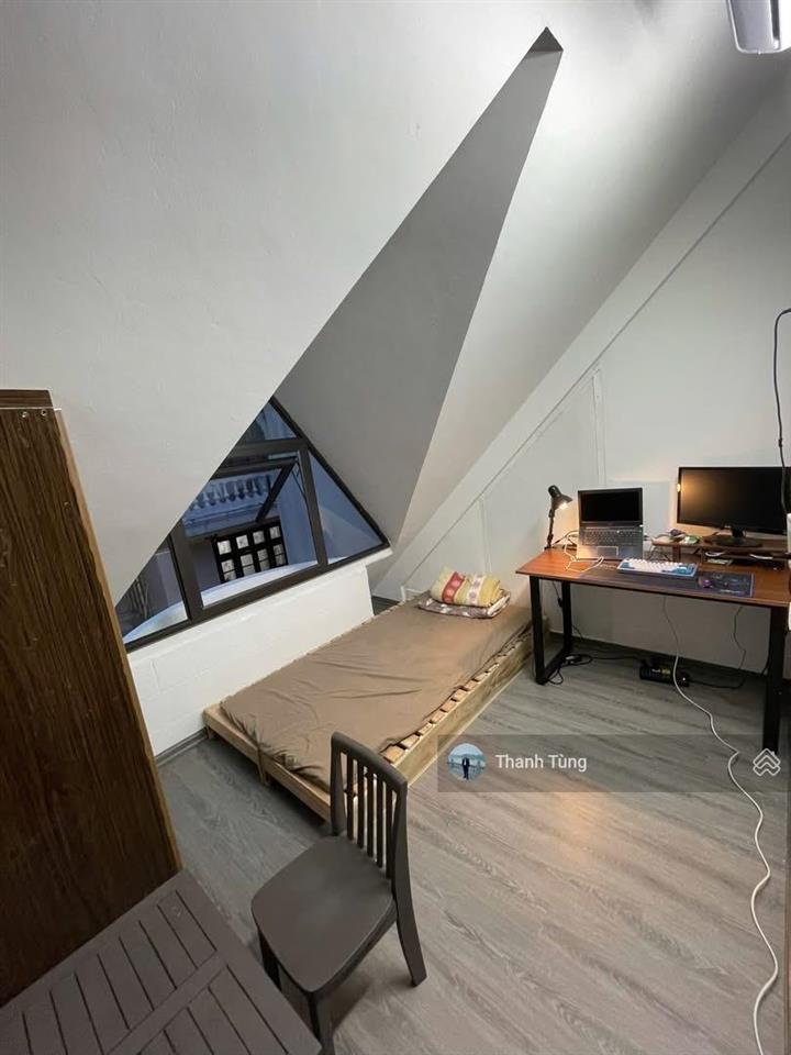 232 tôn đức thắng ô tô đỗ cửa,cách mp có 15m, nội thất cao cấp,sạch sẽ,văn minh,an ninh tốt,pccc