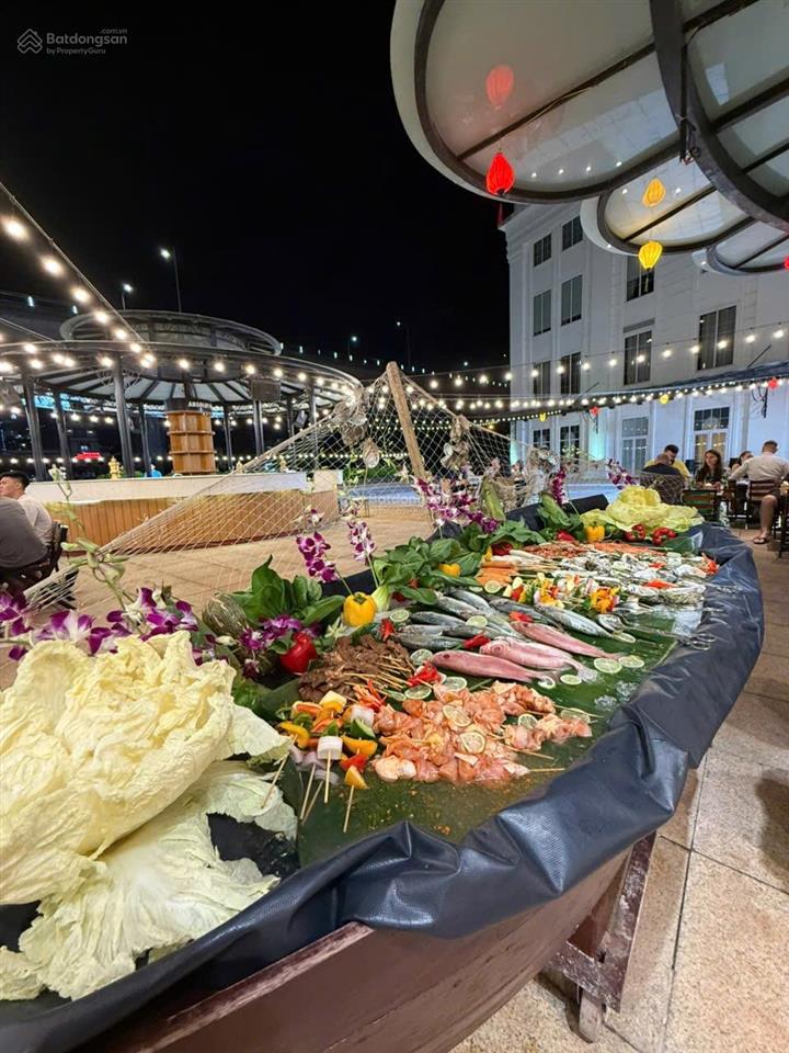 Chính chủ cần bán căn hộ view trực diện biển ở đà nẵng golden bay,y hình có hợp đồng sẵn cho thuê